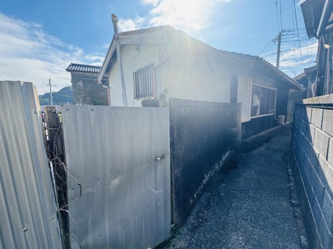 detached 串本町田並