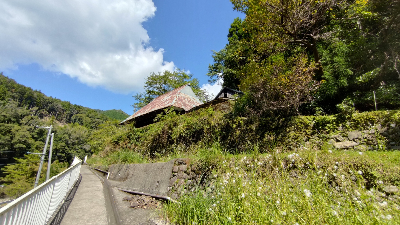 detached 日高川町上初湯川
